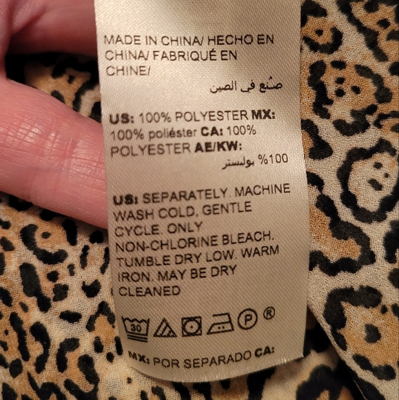Chico's Leopard Print Button-Up Convertible Blouse NWT - Picture 15 of 15